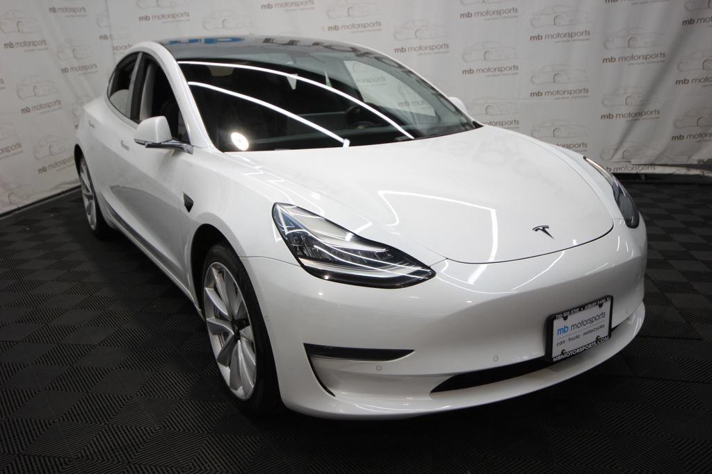 Used 2020 Tesla Model 3 Standard Range Plus RWD image 9