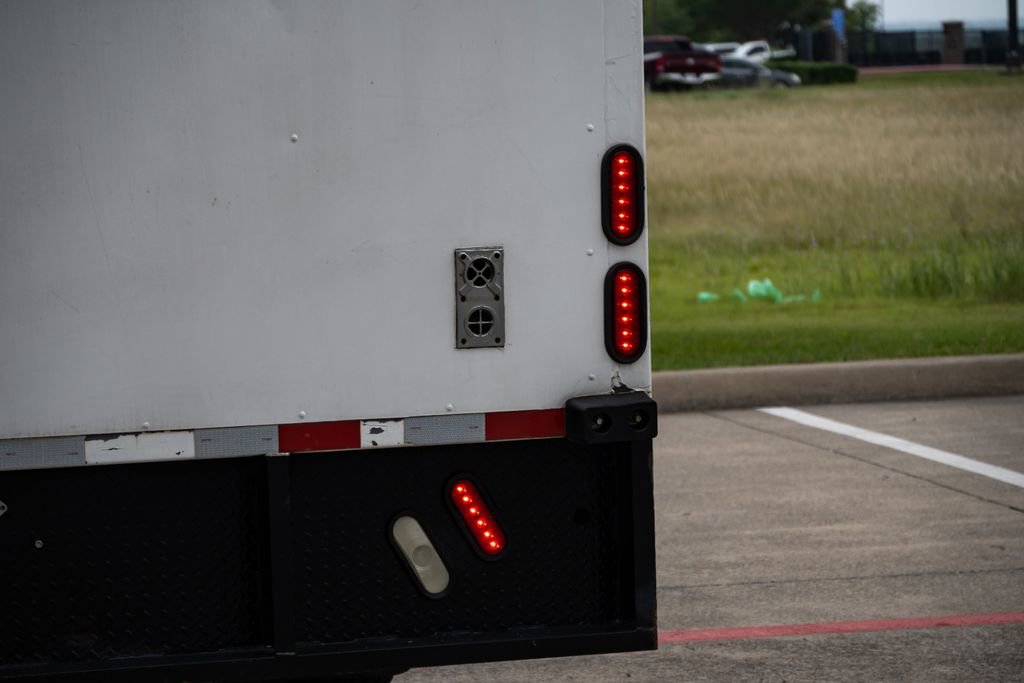 Used 2018 Ford E-450 and Econoline 450 Super Duty w/ Power Windows & Locks Group RWD image 8