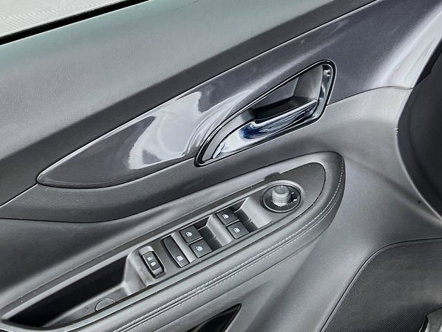 Used 2019 Buick Encore Essence image 16