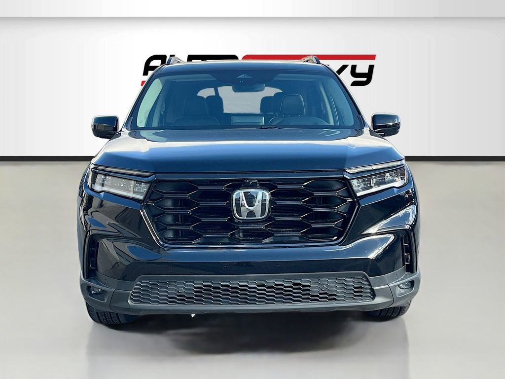 Used 2025 Honda Pilot Elite image 2