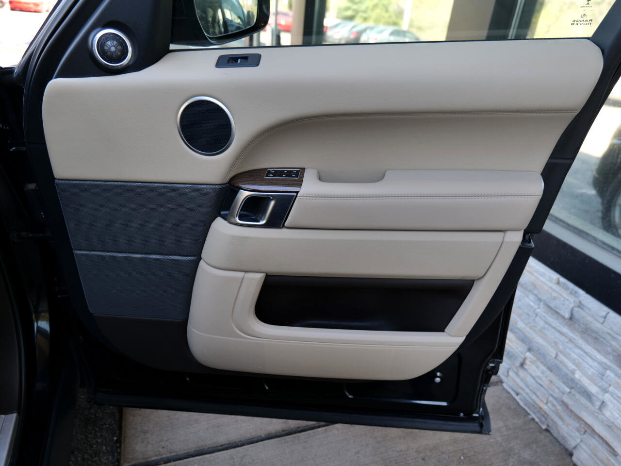 Used 2015 Land Rover Range Rover Sport HSE image 34