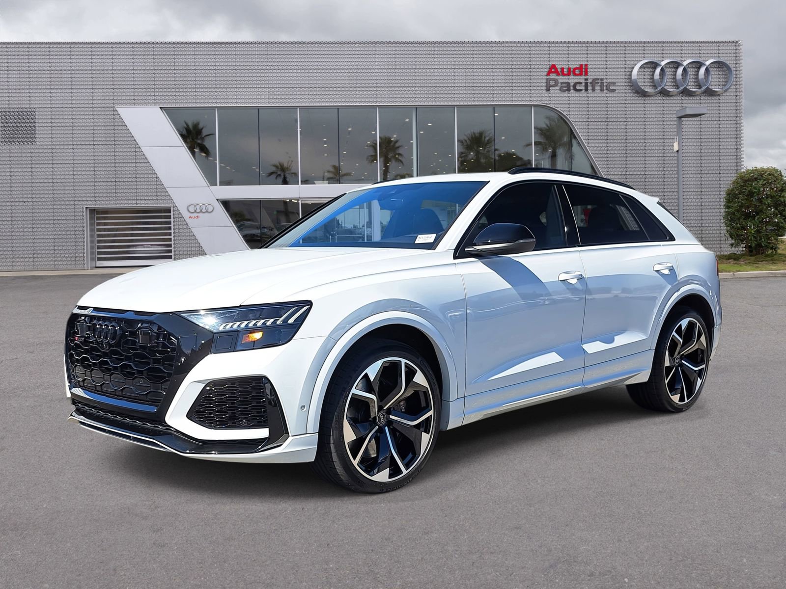 Used 2023 Audi RS Q8
