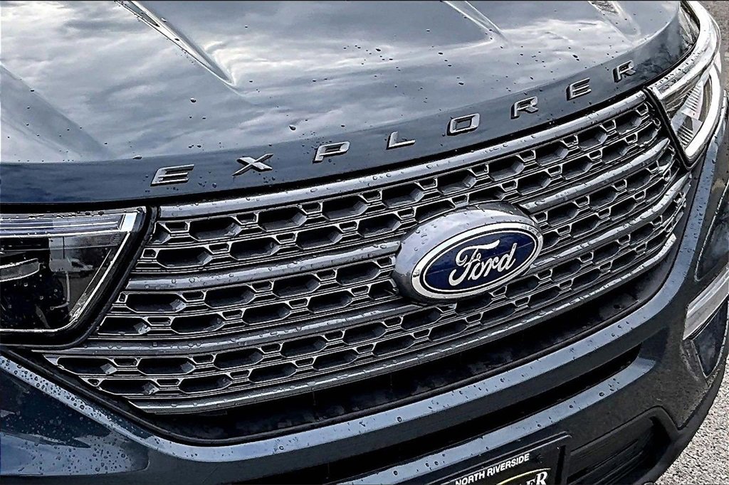 Used 2023 Ford Explorer XLT w/ Equipment Group 202A image 31