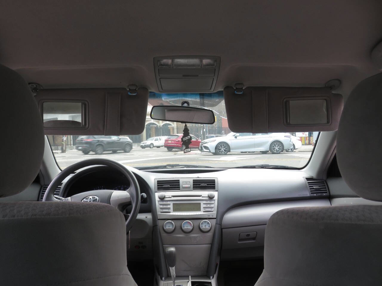 Used 2010 Toyota Camry LE image 13