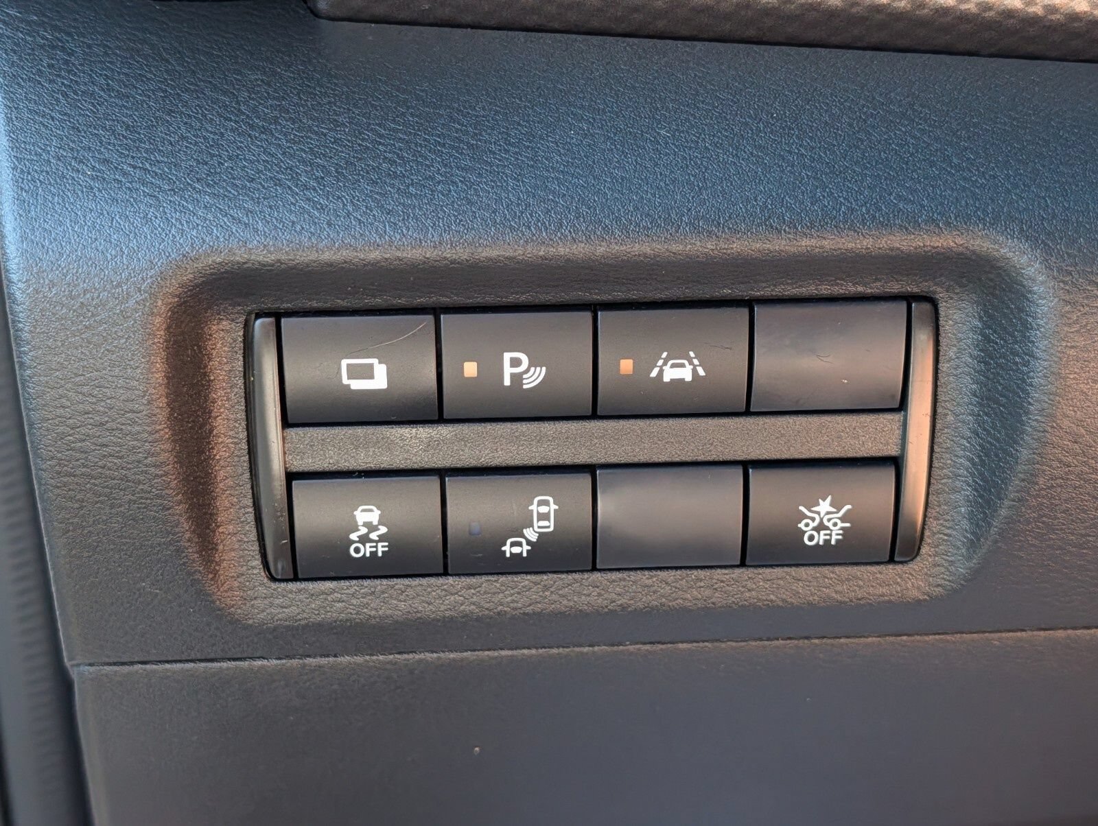 Used 2020 Nissan Kicks S FWD image 10