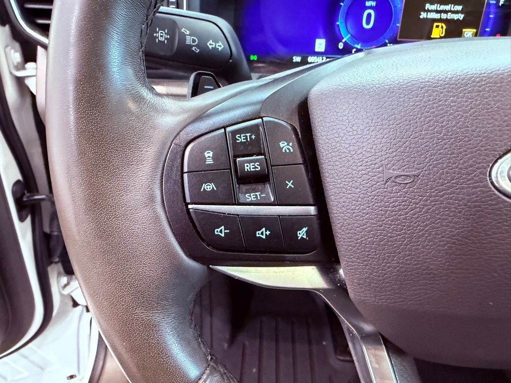 Used 2020 Ford Explorer Platinum w/ Premium Technology Package image 26