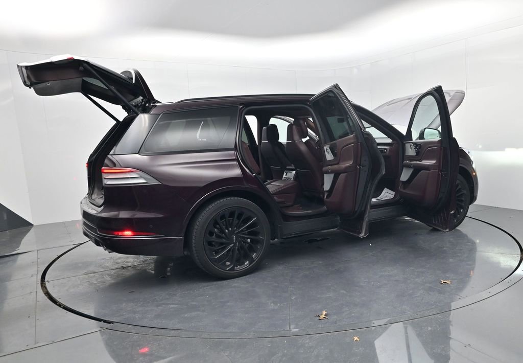 Used 2023 Lincoln Aviator Black Label w/ Jet Package image 57