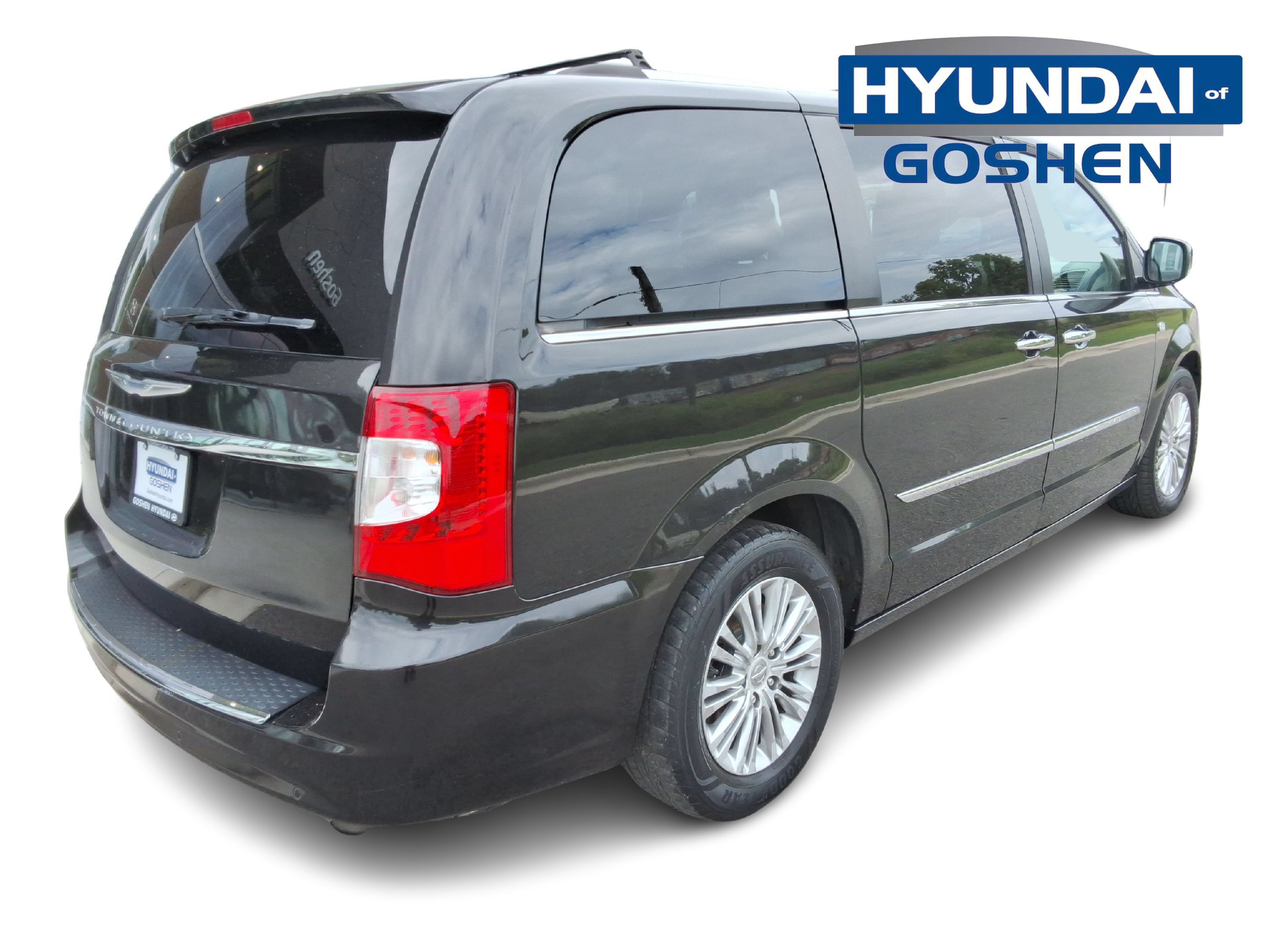 Used 2014 Chrysler Town & Country Touring-L FWD image 9