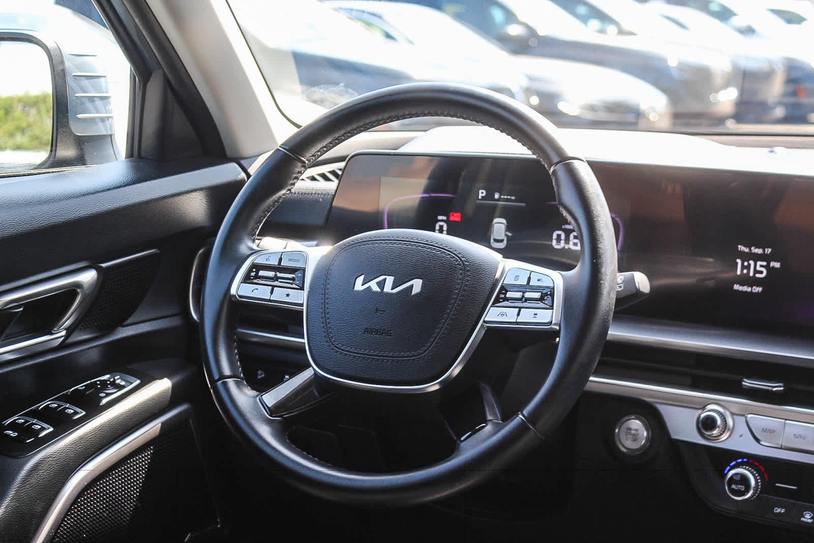 Used 2024 Kia Telluride S w/ S Sunroof Package FWD image 20