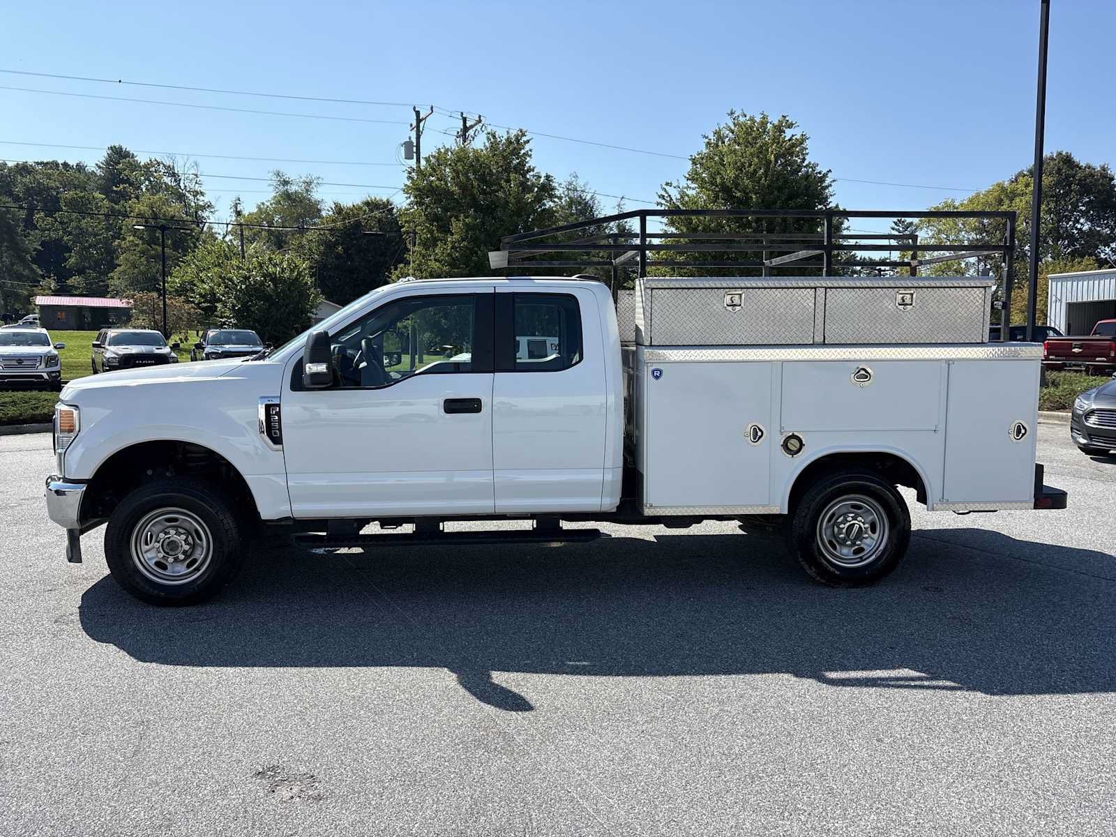 Used 2022 Ford F250 XL w/ Power Equipment Group AWD/4WD image 9