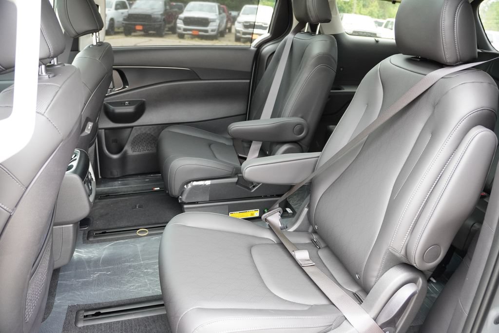 New 2027 Kia Carnival SX FWD image 11