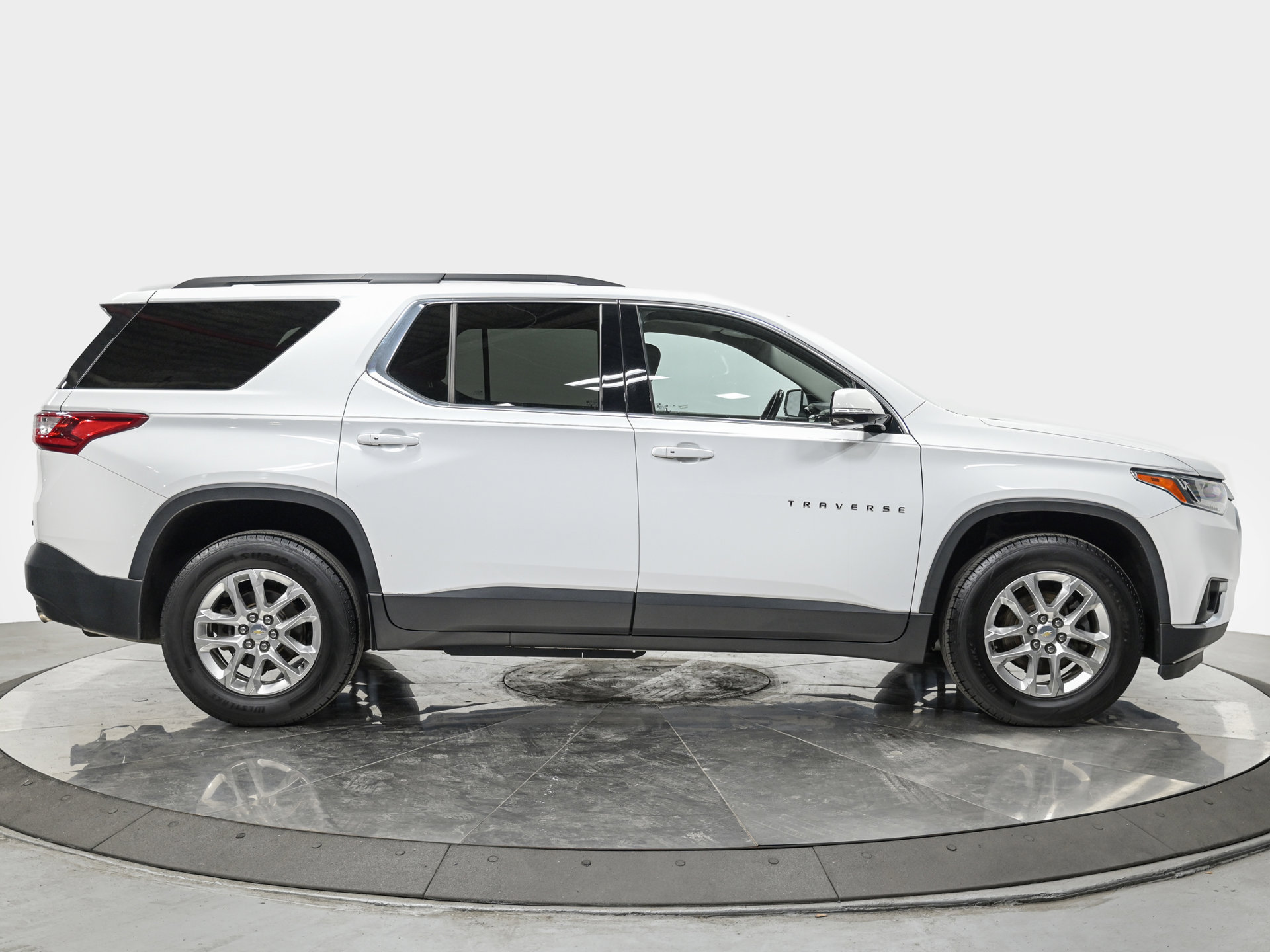 Used 2020 Chevrolet Traverse LT AWD/4WD image 10