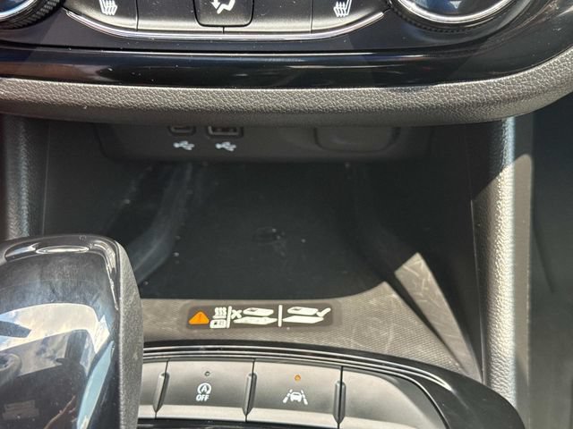 Used 2025 Buick Envista Sport Touring w/ Convenience I Package FWD image 29