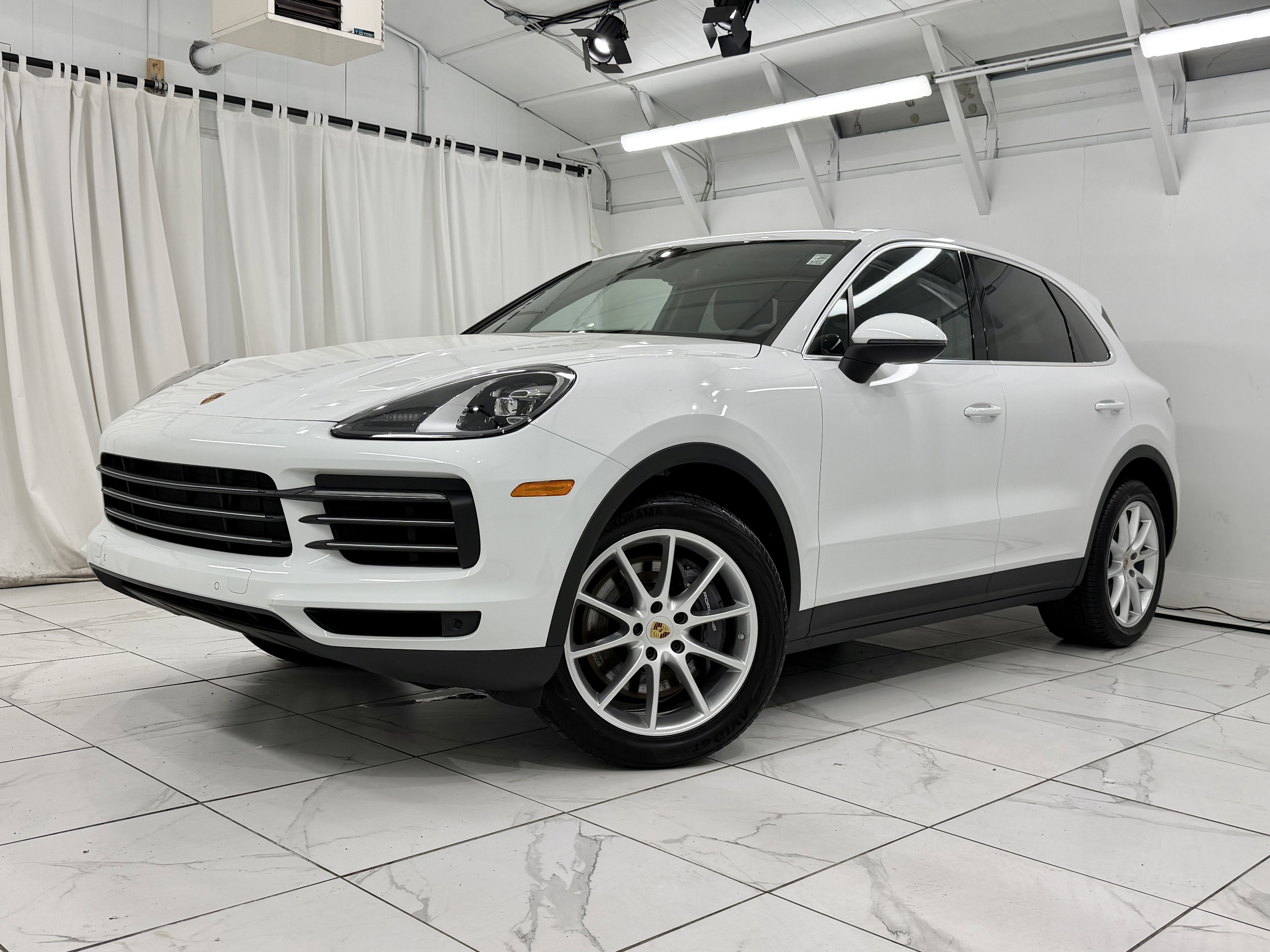 Certified 2023 Porsche Cayenne image 1