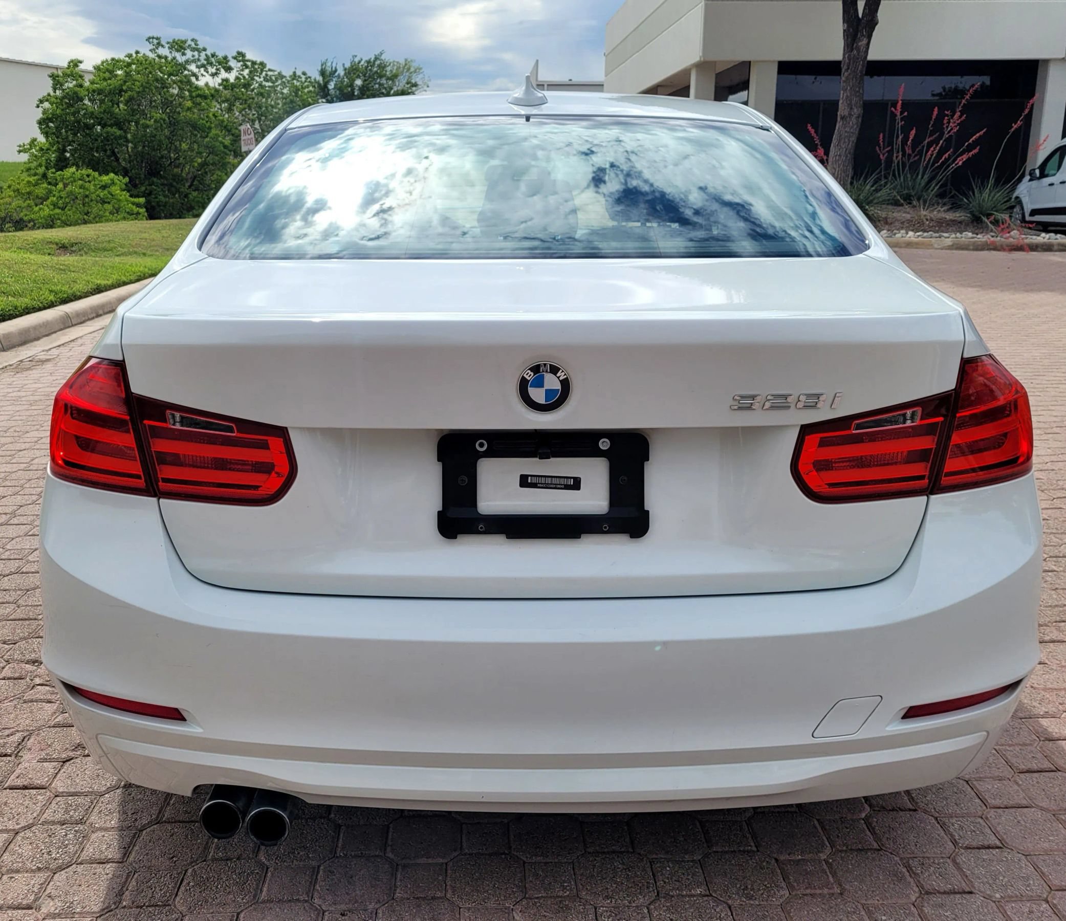 Used 2014 BMW 328i Sedan RWD image 9