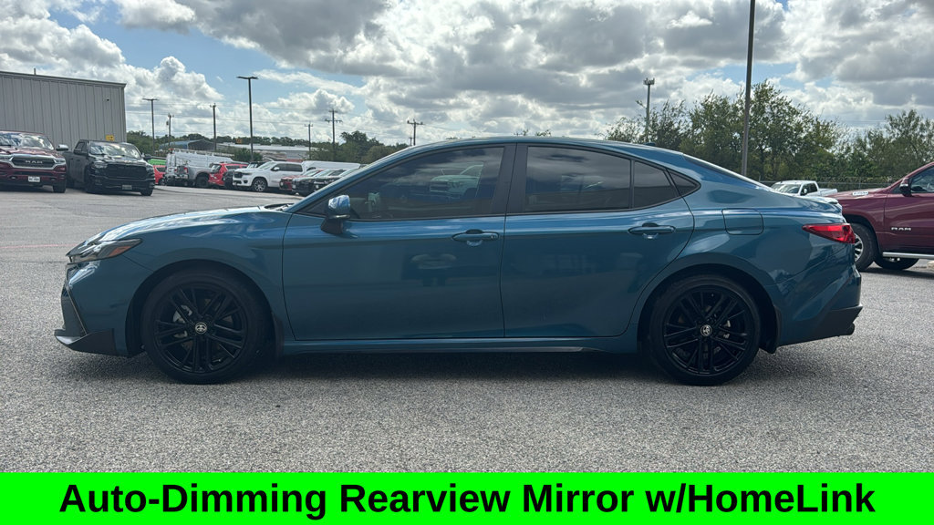 Used 2025 Toyota Camry SE w/ Convenience Package FWD image 4