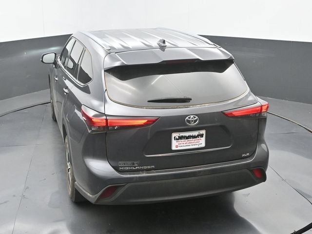 Used 2020 Toyota Highlander XLE FWD image 15