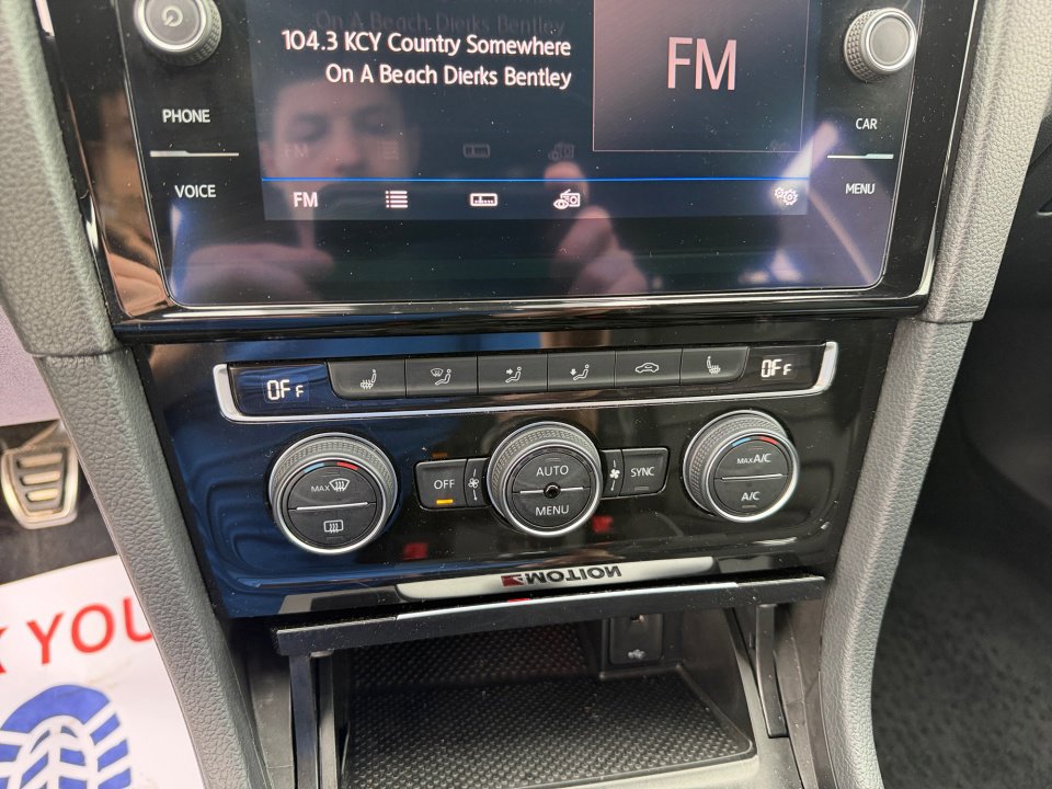 Used 2019 Volkswagen Golf R 4-Door image 22