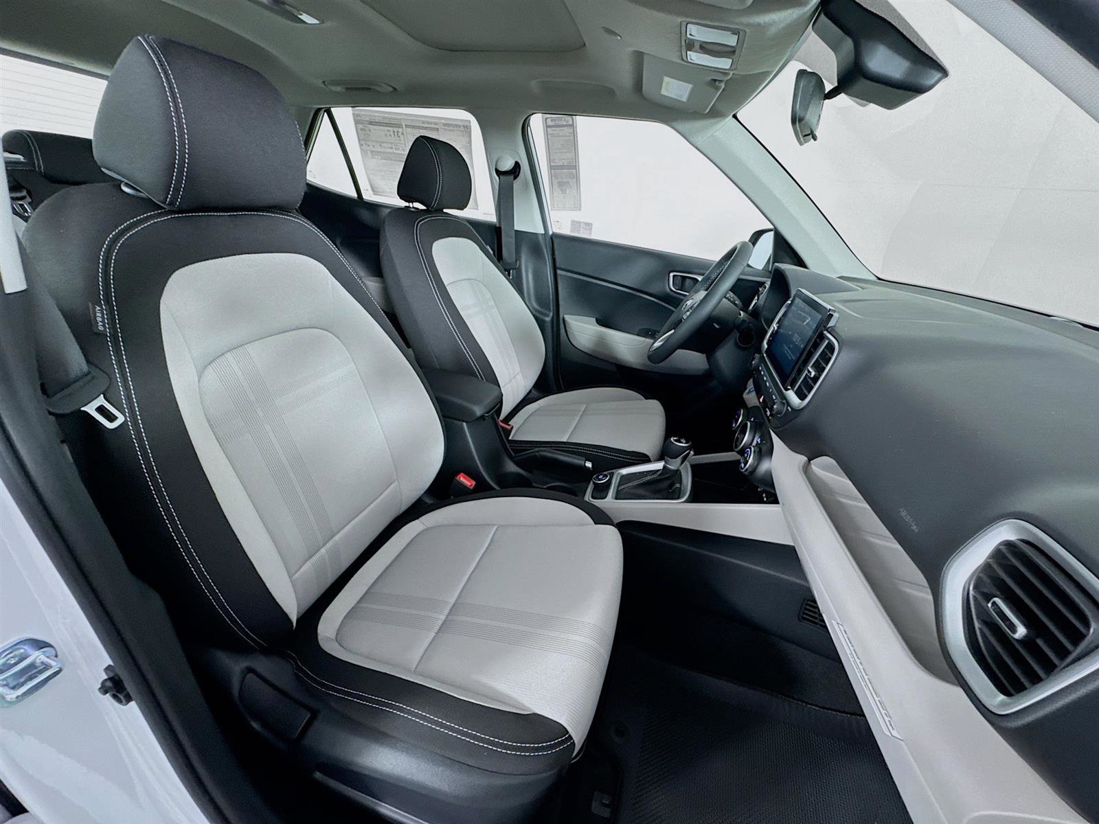 New 2025 Hyundai Venue SEL image 26