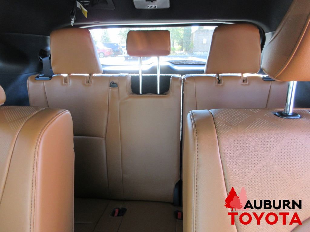 New 2026 Toyota Highlander Platinum image 21