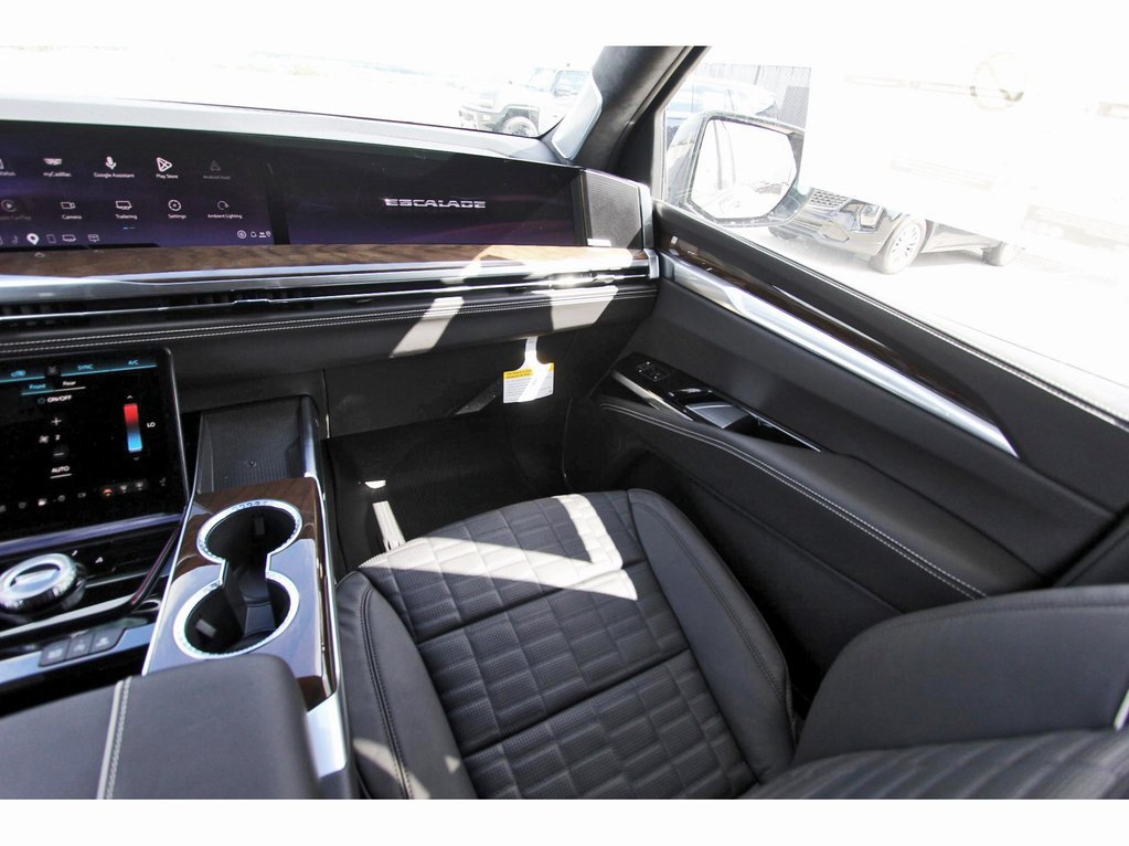 New 2026 Cadillac Escalade Platinum Sport w/ LPO, ONYX Package AWD/4WD image 10
