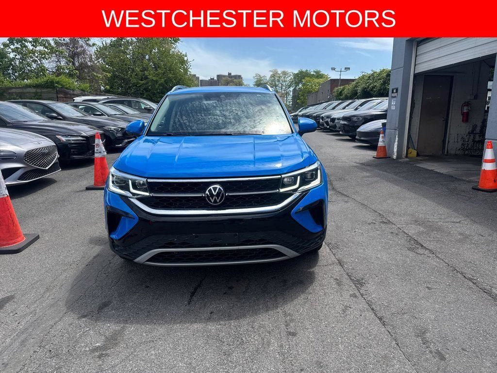 Used 2023 Volkswagen Taos SEL AWD/4WD image 2