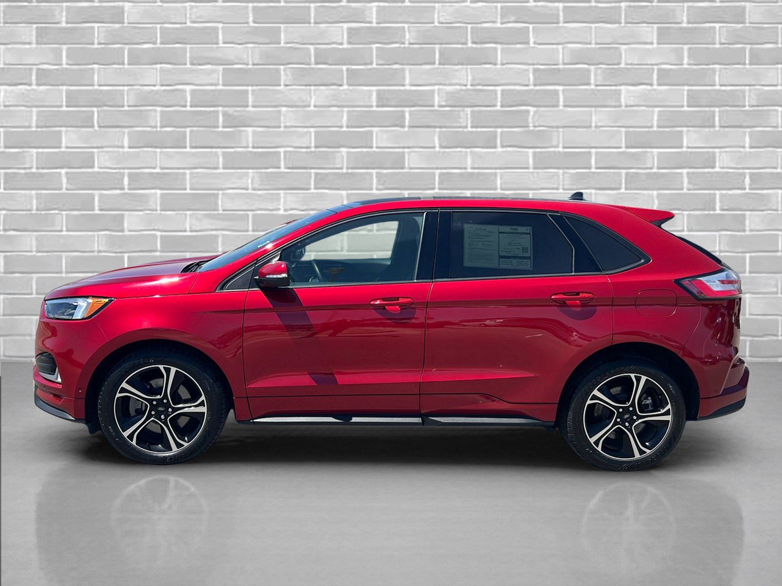 Used 2021 Ford Edge ST w/ Equipment Group 401A AWD/4WD image 2