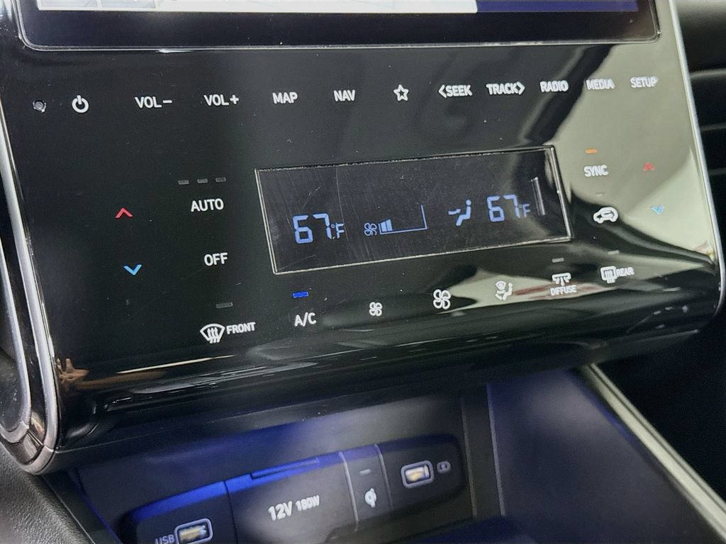 Certified 2022 Hyundai Tucson Limited AWD/4WD image 10