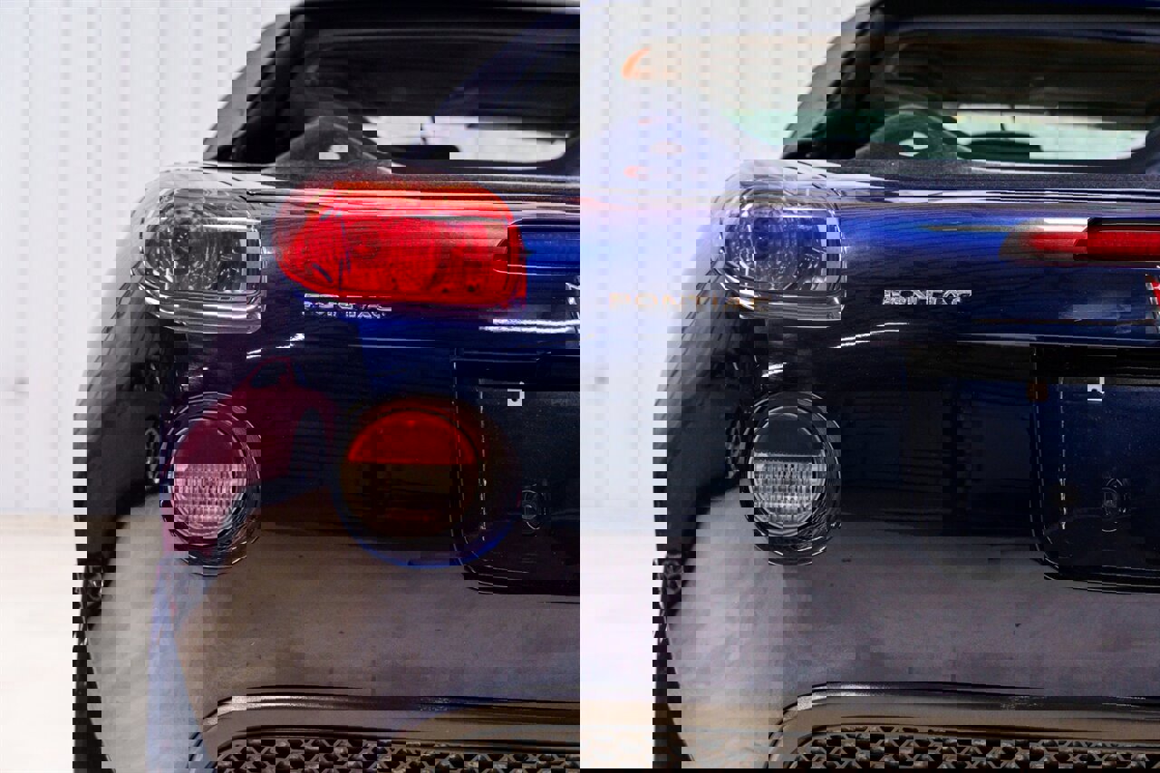 Used 2006 Pontiac Solstice Convertible w/ Premium Package image 7