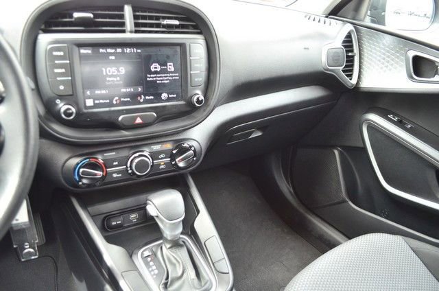 Used 2023 Kia Soul LX w/ LX Technology Package image 24