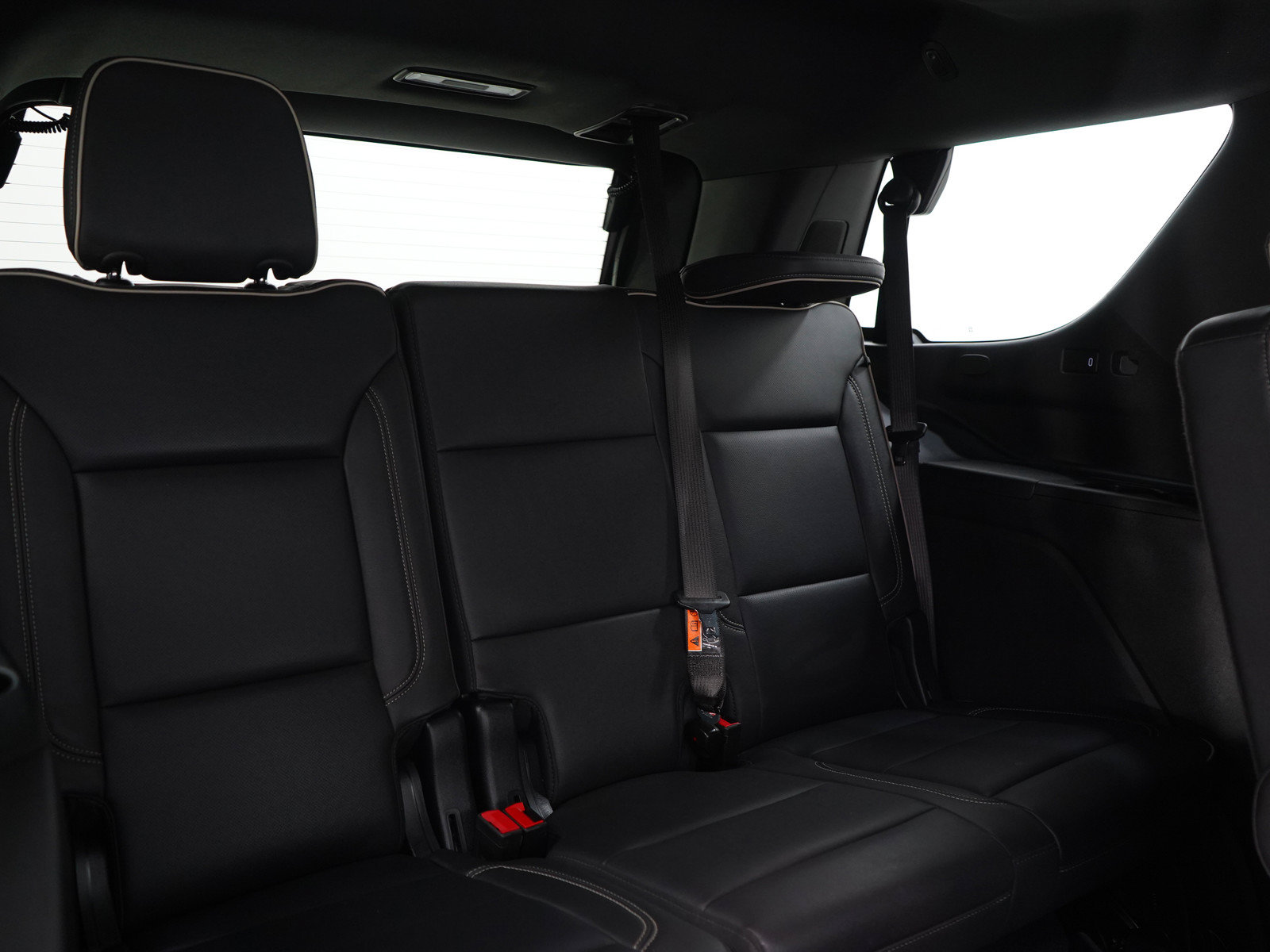 Used 2025 Chevrolet Tahoe Premier AWD/4WD image 12