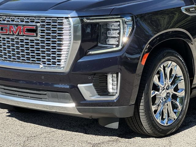 Used 2022 GMC Yukon XL Denali w/ Denali Premium Package AWD/4WD image 12