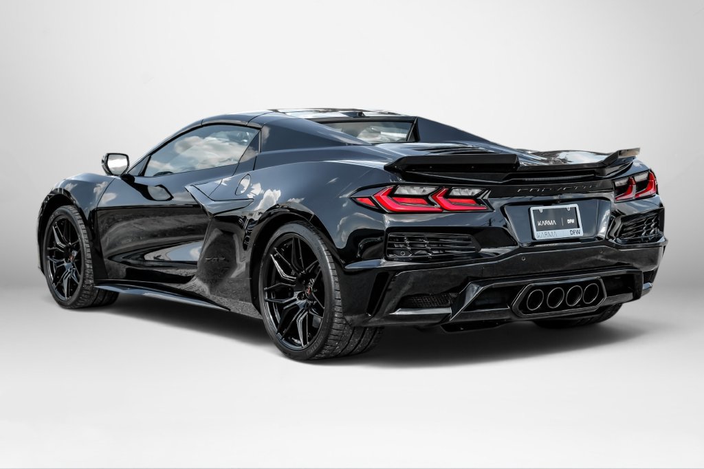 Used 2023 Chevrolet Corvette Z06 w/ Stealth Interior Trim Package RWD image 10
