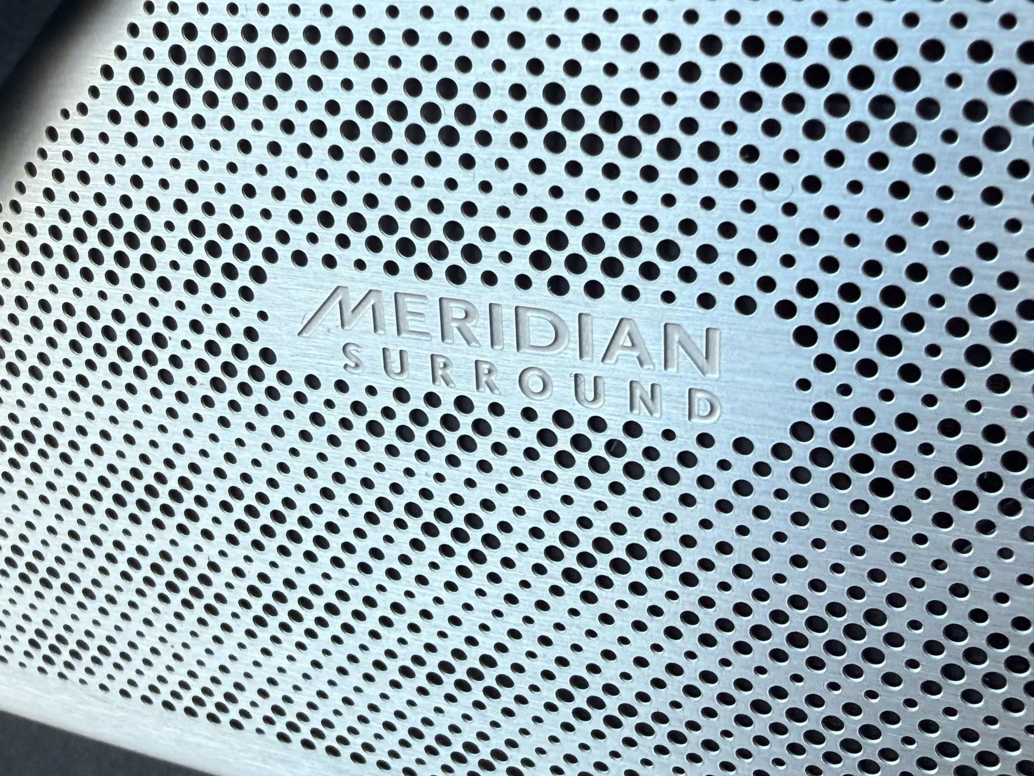 Used 2018 Land Rover Range Rover Velar R-Dynamic SE image 28