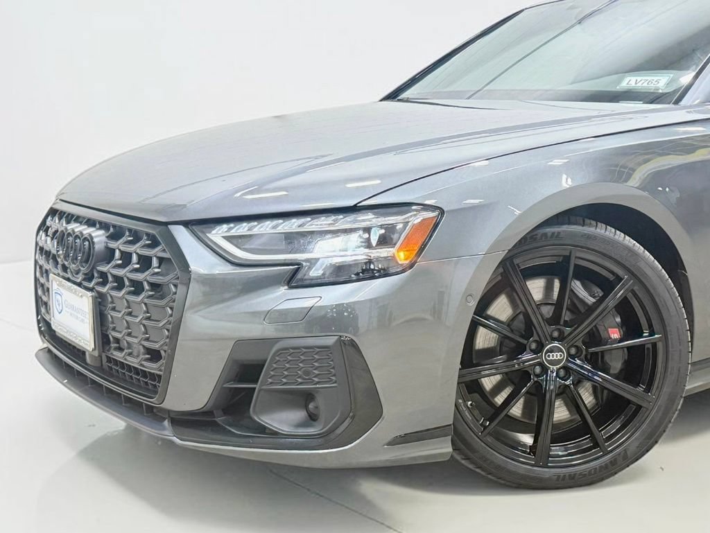 Used 2023 Audi S8 AWD/4WD image 3