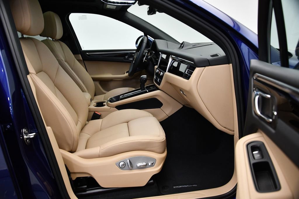 Used 2025 Porsche Macan image 46