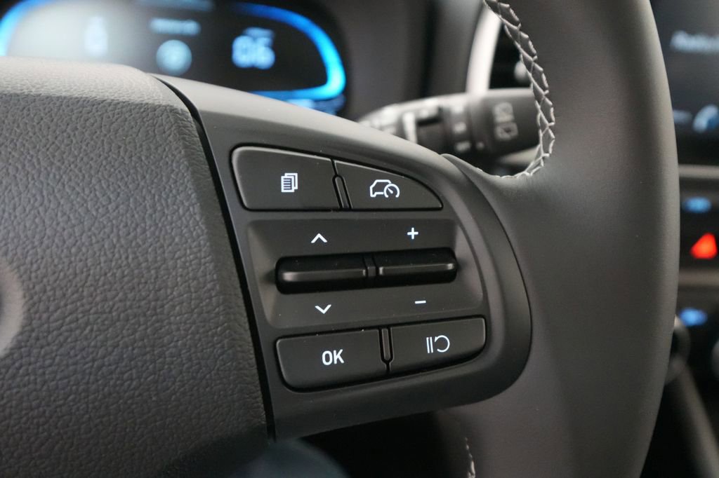 New 2025 Hyundai Venue SEL image 43