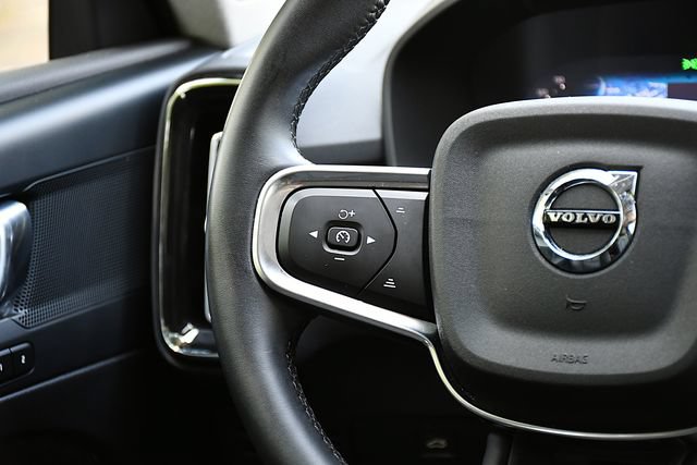 Certified 2026 Volvo XC40 B5 Plus AWD/4WD image 22