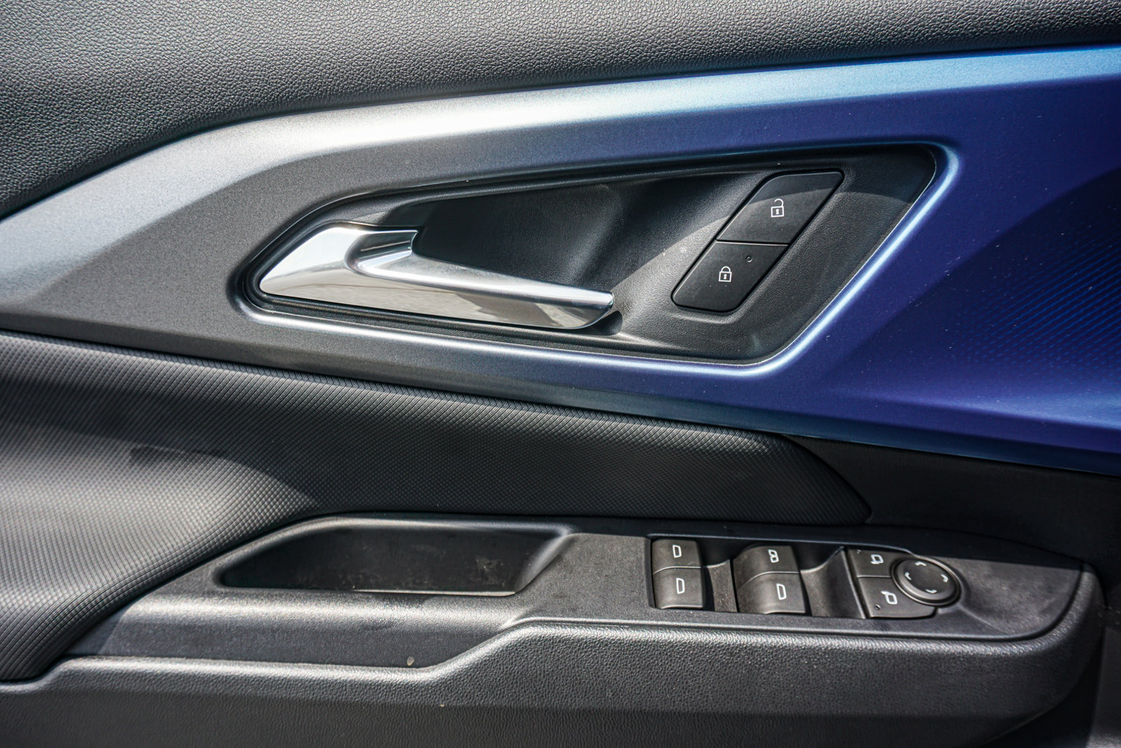 New 2026 Chevrolet Equinox EV LT FWD image 46