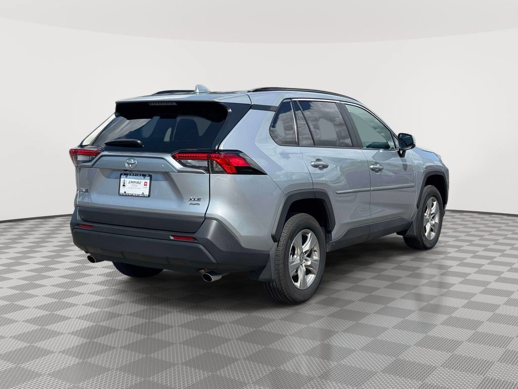 Used 2025 Toyota RAV4 XLE AWD/4WD image 7