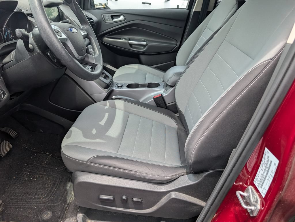 Used 2016 Ford Escape SE w/ Equipment Group 201A FWD image 9