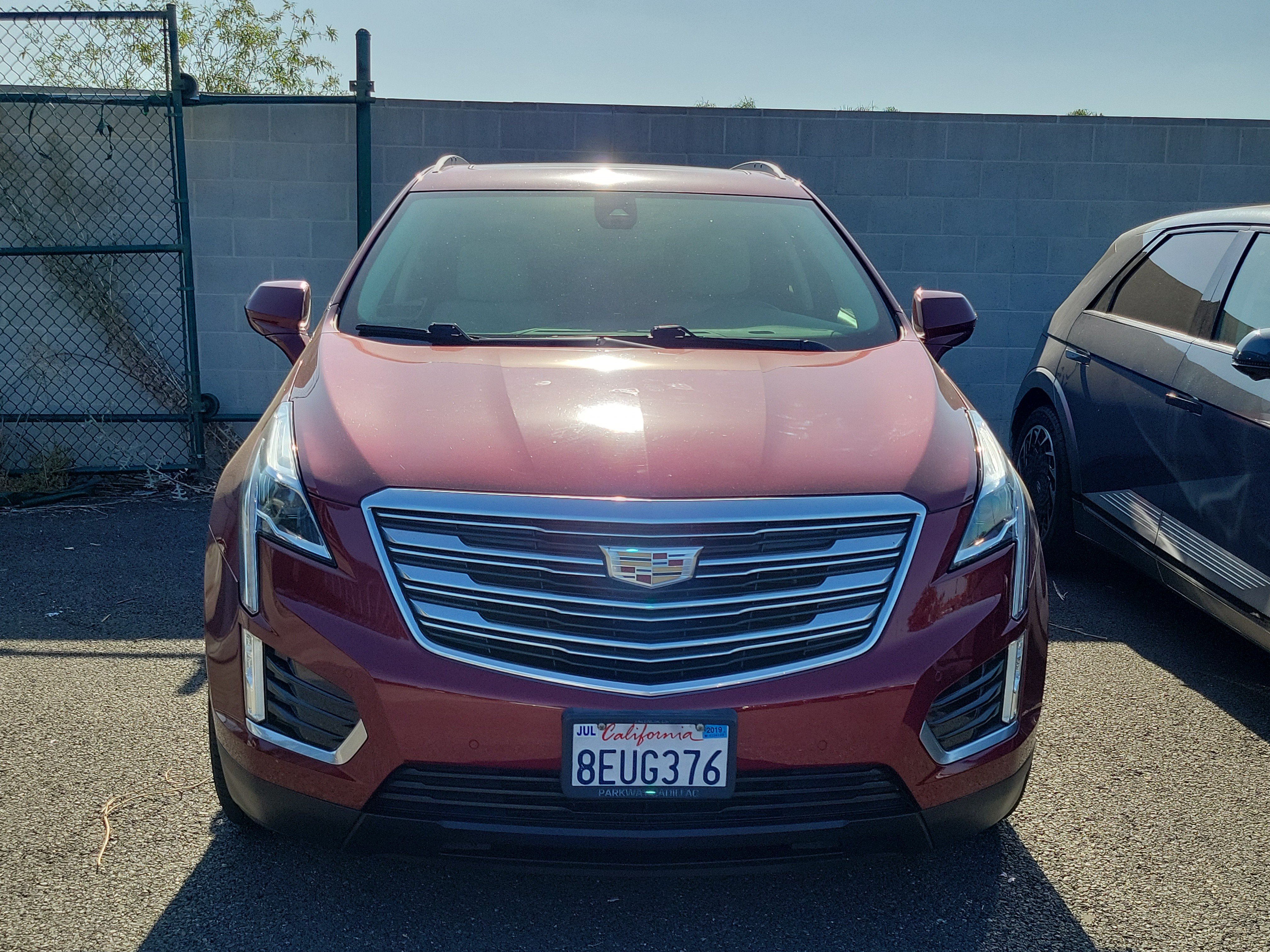 Used 2018 Cadillac XT5 Luxury w/ Driver Awareness Package FWD image 2