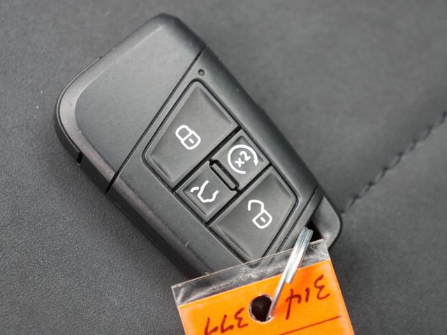 Certified 2023 Volkswagen Taos SE w/ Black Wheel Package image 38