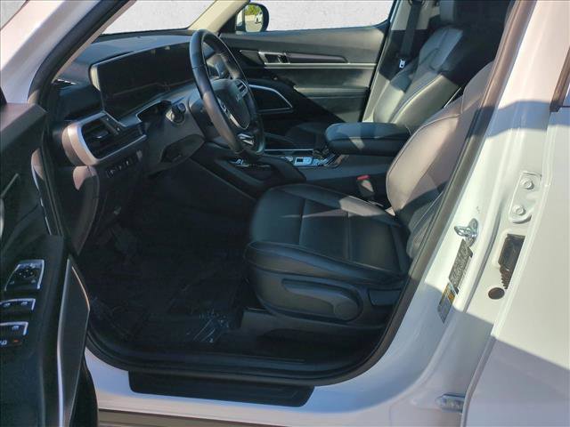 Used 2023 Kia Telluride LX image 16
