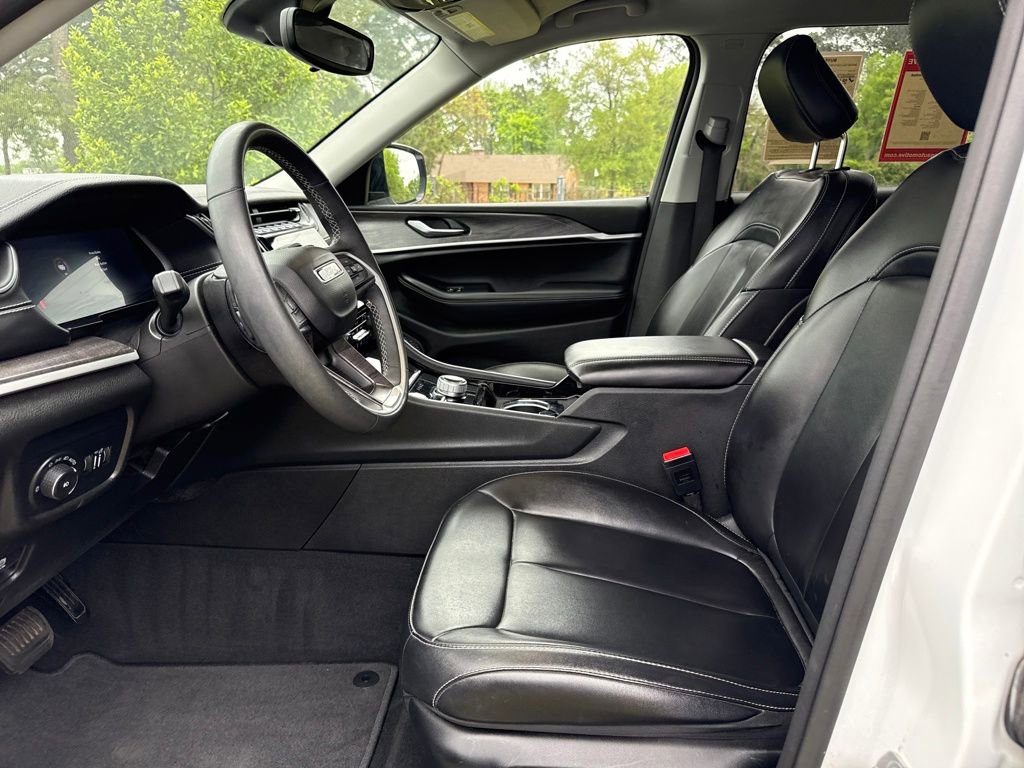 Used 2023 Jeep Grand Cherokee L Limited image 13