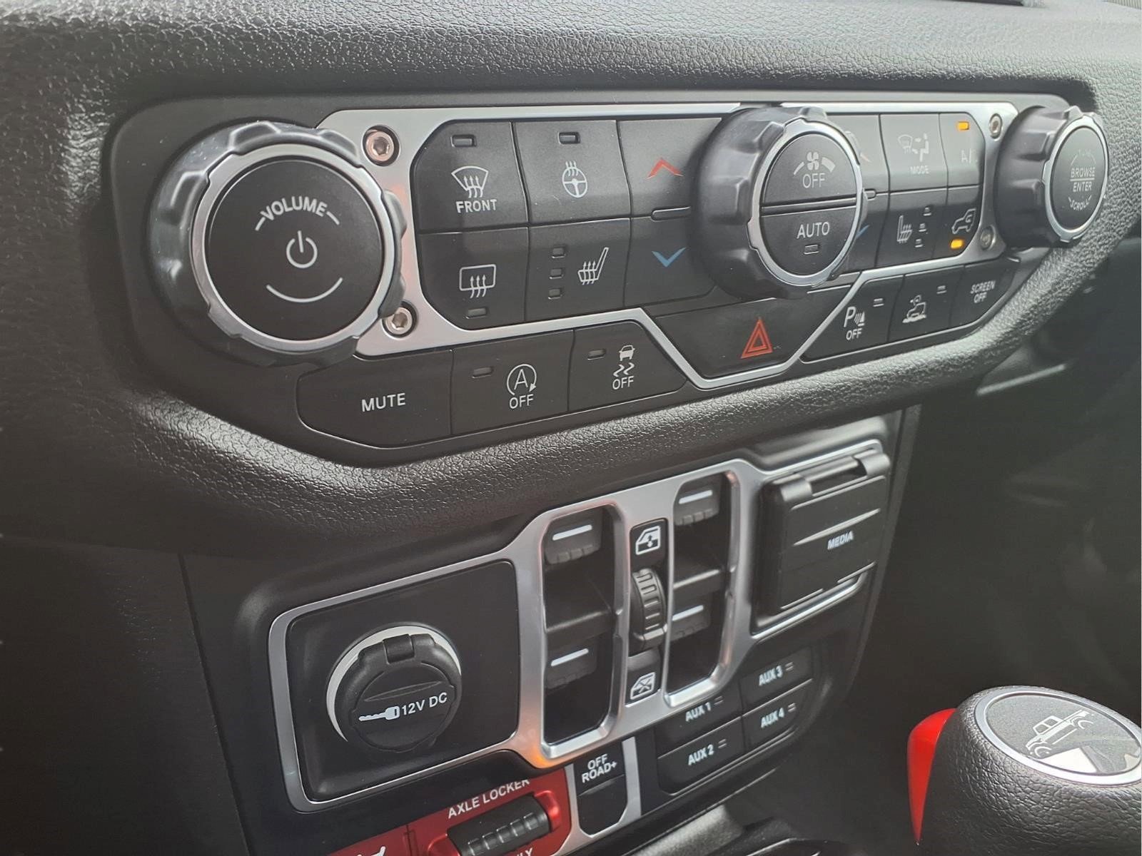 Used 2024 Jeep Gladiator Sport AWD/4WD image 17