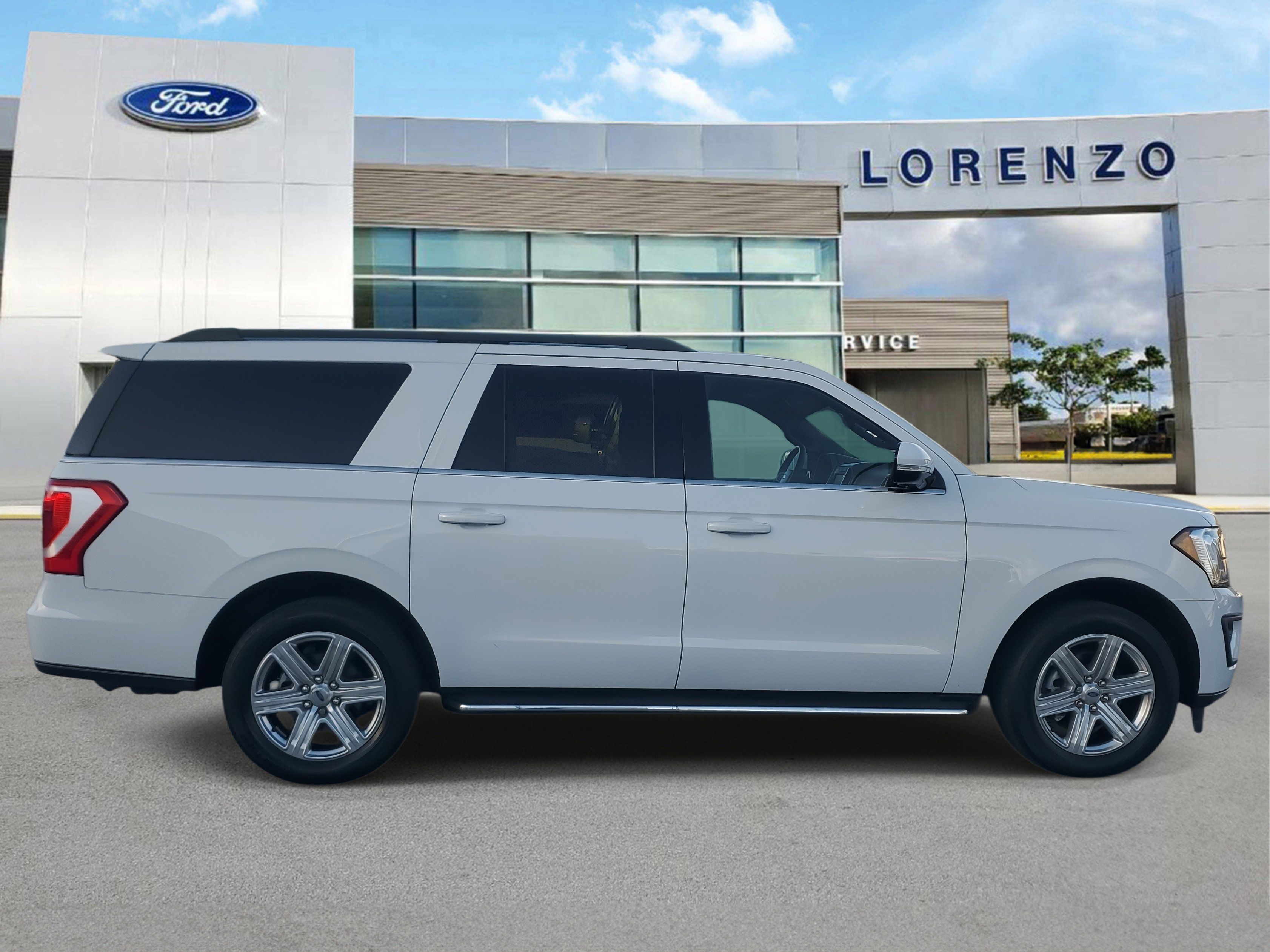 Used 2020 Ford Expedition Max XLT w/ Equipment Group 202A image 4