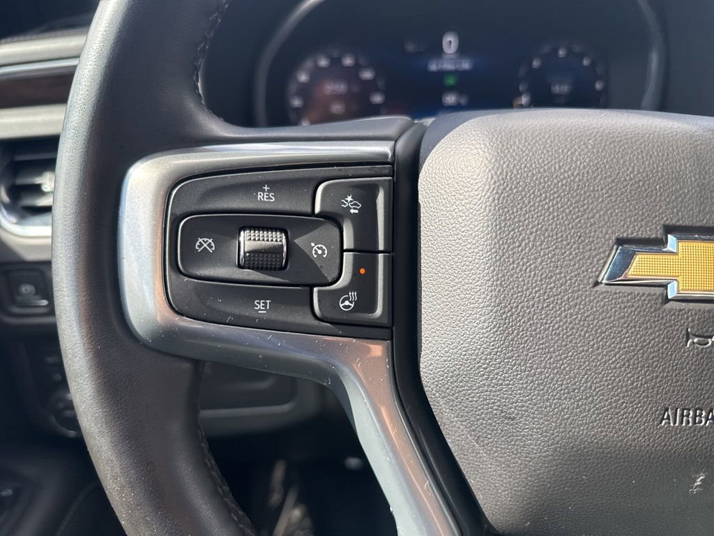 Used 2023 Chevrolet Suburban Premier image 17