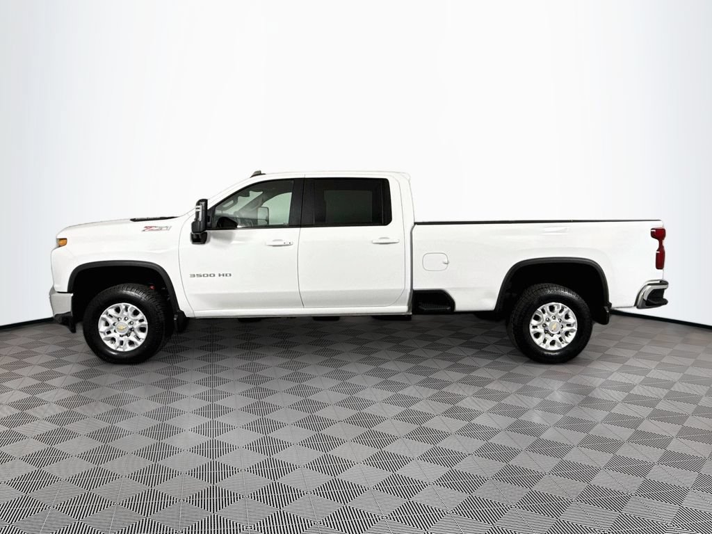 Used 2023 Chevrolet Silverado 3500 LT w/ Convenience Package AWD/4WD image 4
