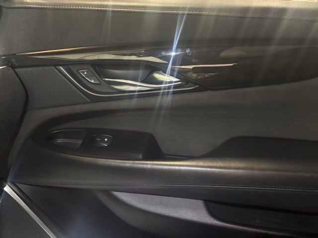 Used 2020 Cadillac Escalade ESV Platinum image 30